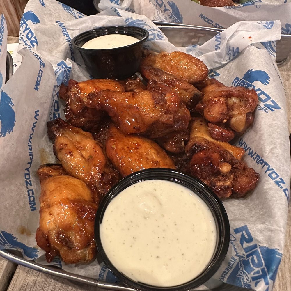 RipTydz - "Honey hot" wings - Seafood Near Me - Myrtle Beach, South Carolina