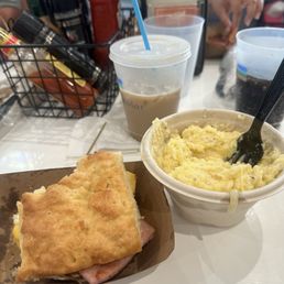 Youngin with Ham and Yellow Grits with cheese Youngin with Ham and Yellow Grits with cheese
