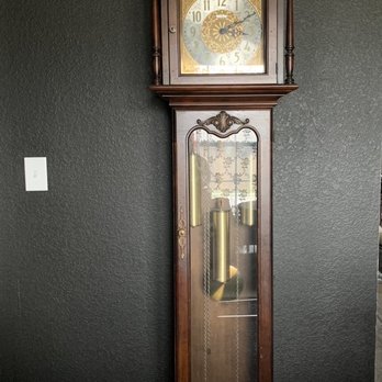 Antique Gallery - Grandfather clock in perfect condition ! - Antiques Near Me - Round Rock, Texas