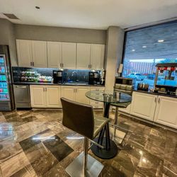 Million Air Dallas - Complimentary kitchen with hot or cold refreshments