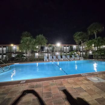 Magic Tree Resort - Heated Pool - Resorts Near Me - Kissimmee, Florida Magic Tree Resort - Heated Pool - Resorts Near Me - Kissimmee, Florida
