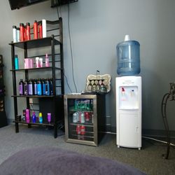Truth Beauty Salon - Waiting area