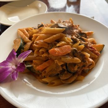 Mangiamo - Penne Primavera and Chicken - Pizza Near Me - Paramus, New Jersey