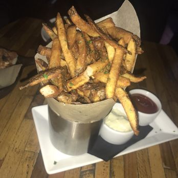 District - Oakland - French fries - Wine Bars Near Me - Oakland, California