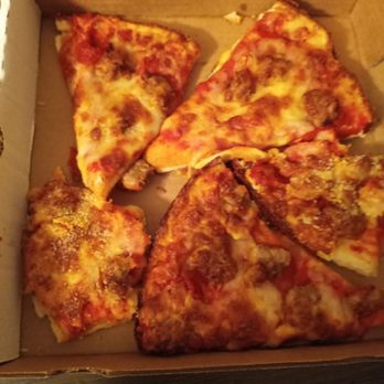 Quatro's Deep Pan Pizza - This was terrible. Not even sure why we brought home all the leftovers - Pizza Near Me - Carbondale, Illinois Quatro's Deep Pan Pizza - This was terrible. Not even sure why we brought home all the leftovers - Pizza Near Me - Carbondale, Illinois