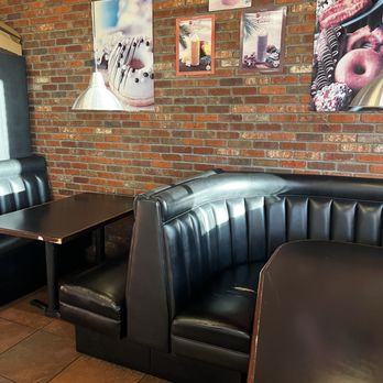 Bosa Donuts - Inside booths - Donuts Near Me - Chandler, Arizona