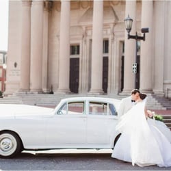 First Class Limo - The ultimate elegance for the bride and the groom