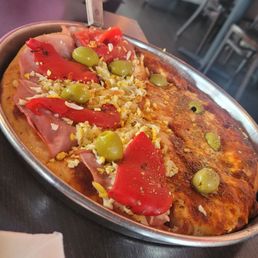 Half Full (Ham, roasted red bell peppers, egg and Olives) and Half Cheese