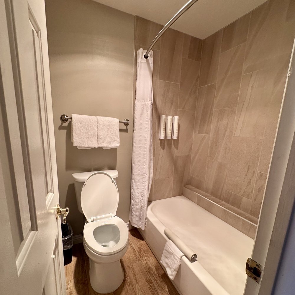 Chase Suite Hotel - Bathroom - Hotels Near Me - Newark, California