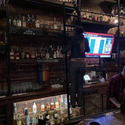 Wiseguy Lounge - Pleasant Ridge