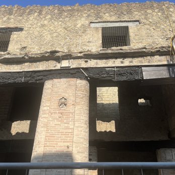 Scavi di Ercolano - Landmarks & Historical Buildings Near Me - Ercolano, NA