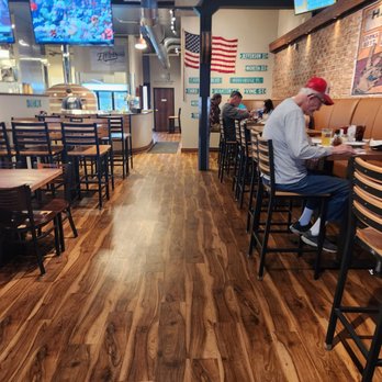 Elliot's Wood Fired Kitchen & Tap - Pizza Near Me - Pataskala, Ohio