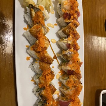 Sushi Daruma - Dragon roll (left) and Spicy Lover's (right) - Sushi Bars Near Me - Salinas, California