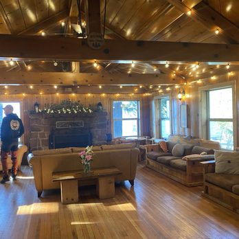 Odell Lake Lodge & Resort - Fireside room - Hotels Near Me - Crescent, Oregon Odell Lake Lodge & Resort - Fireside room - Hotels Near Me - Crescent, Oregon