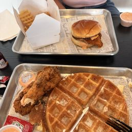 CHICKEN & WAFFLE