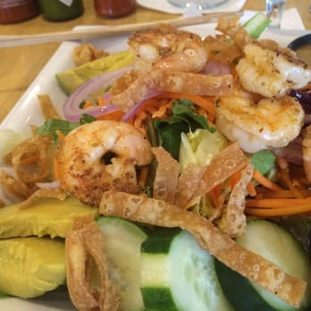 Cafe Alfresco - Shrimp salad with added avocado - New American Near Me - Dunedin, Florida