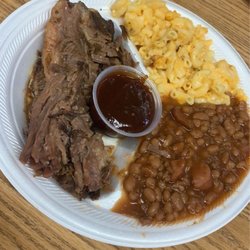 Juicy Pig - Brisket, mac and cheese and beans