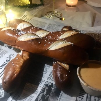 Hartman's Distilling - Beer cheese breadsticks - Cocktail Bars Near Me - Buffalo, New York