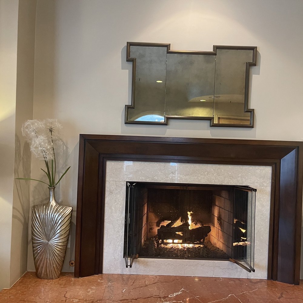 Montecito Inn - Fireplace in the lobby - Hotels Near Me - Santa Barbara, California Montecito Inn - Fireplace in the lobby - Hotels Near Me - Santa Barbara, California
