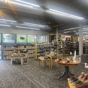 Brown's Shoe Fit - Wide Selection - Shoe Stores Near Me - West Des Moines, Iowa