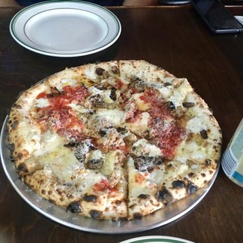 Pizza Bruno - 12 inch kbar: rosemary, mushrooms, sausage, garlic - Pizza Near Me - Orlando, Florida