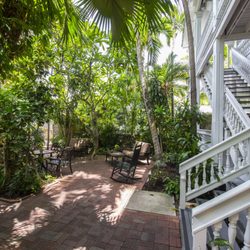 Island City House Hotel