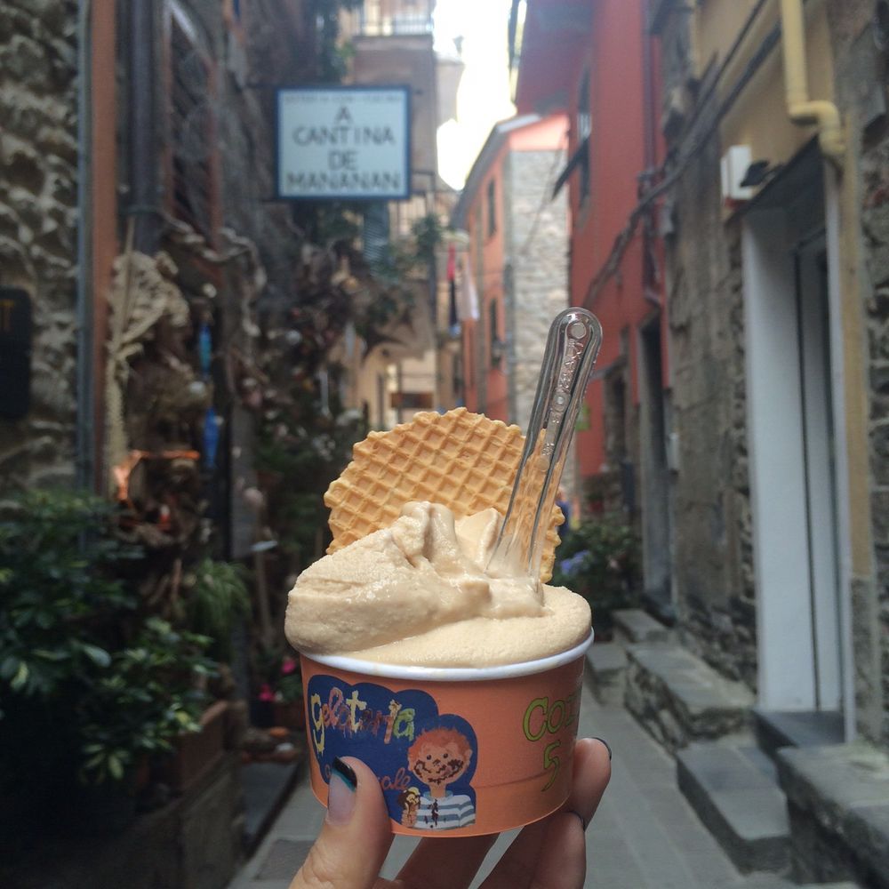 Alberto Gelateria - Tiramisu gelato - Ice Cream & Frozen Yogurt Near Me - Corniglia, SP