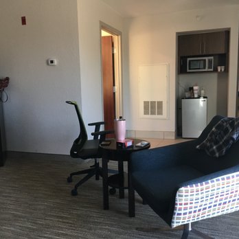 Holiday Inn Express & Suites Gainesville - And this is a suite, how sweet is that? - Hotels Near Me - Gainesville, Texas Holiday Inn Express & Suites Gainesville - And this is a suite, how sweet is that? - Hotels Near Me - Gainesville, Texas