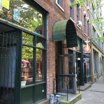 Emerald City Guitars - Hidden gem - Guitar Stores Near Me - Seattle, Washington