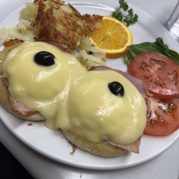 Paula's Pancake House - Classic Benedict - Breakfast & Brunch Near Me - Solvang, California Paula's Pancake House - Classic Benedict - Breakfast & Brunch Near Me - Solvang, California