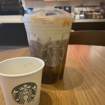 Starbucks - Coffee & Tea Near Me - Foxborough, Massachusetts