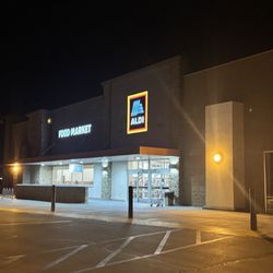 ALDI - Store Front