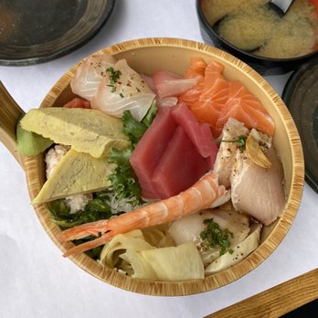 Yen Sushi & Sake Bar - Chirasi - Japanese Near Me - Studio City, California