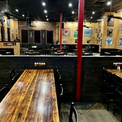 MOJO Kitchen, BBQ Pit Blues Bar - Oddly empty!