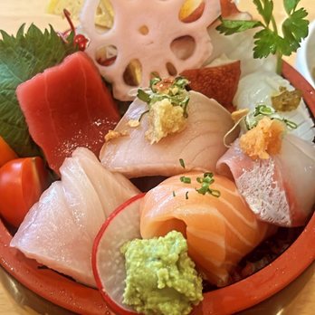 Jinbei - Chirashi Lunch Special - Japanese Near Me - Irvine, California