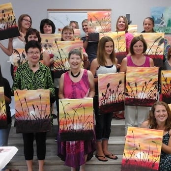 Palette and Pub - Paint & Sip Near Me - Green Bay, Wisconsin Palette and Pub - Paint & Sip Near Me - Green Bay, Wisconsin