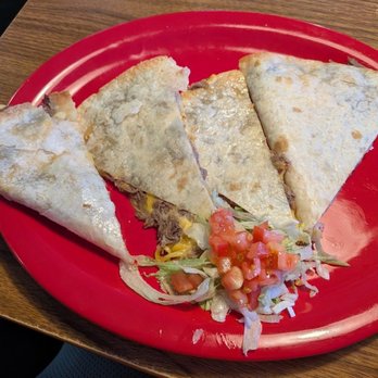 Pinetop Oasis - Shredded beef quesodilla - American Near Me - Pinetop-Lakeside, Arizona Pinetop Oasis - Shredded beef quesodilla - American Near Me - Pinetop-Lakeside, Arizona