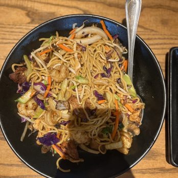 P.F. Chang's - Combo Signature Lo Mein - Chinese Near Me - Gainesville, Florida P.F. Chang's - Combo Signature Lo Mein - Chinese Near Me - Gainesville, Florida