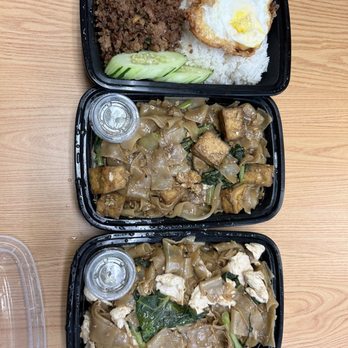 Kwan Kitchen - Krapow Ground Pork and Pad See Ew - Thai Near Me - Pasadena, California Kwan Kitchen - Krapow Ground Pork and Pad See Ew - Thai Near Me - Pasadena, California