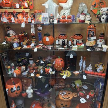 Maumee Antique Mall - Antiques Near Me - Maumee, Ohio