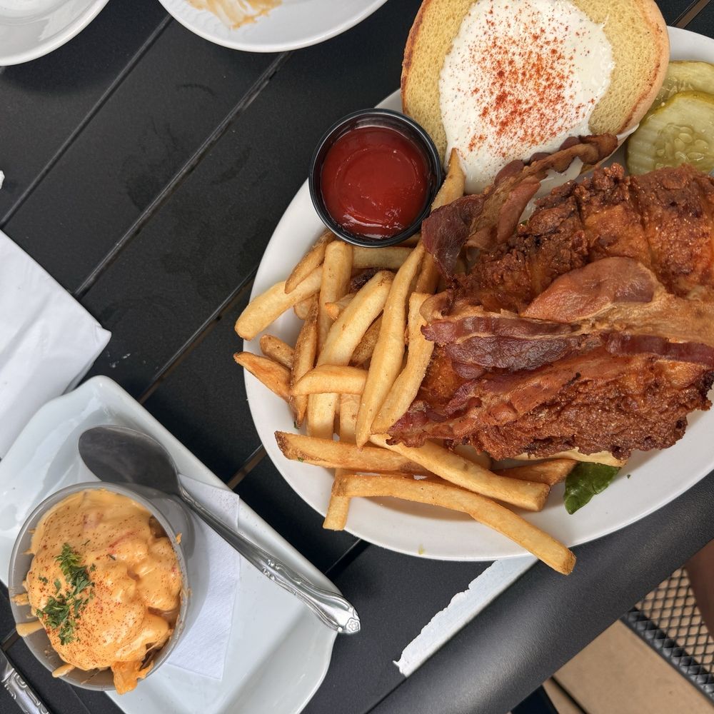 Juniper on Main - CBR Chicken Sandwich, Side Mac & Cheese - Southern Near Me - Carmel, Indiana Juniper on Main - CBR Chicken Sandwich, Side Mac & Cheese - Southern Near Me - Carmel, Indiana