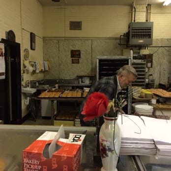World's Fair Donuts - This guy, the owner, had the sweetest smile on his face, up at 1:30 every morning, bless his heart! - Donuts Near Me - Saint Louis, Missouri World's Fair Donuts - This guy, the owner, had the sweetest smile on his face, up at 1:30 every morning, bless his heart! - Donuts Near Me - Saint Louis, Missouri