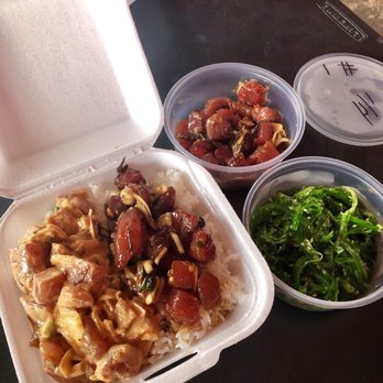 Ono Seafood - Large spicy and shoyu ahi with seaweed salad - Seafood Near Me - Honolulu, Hawaii