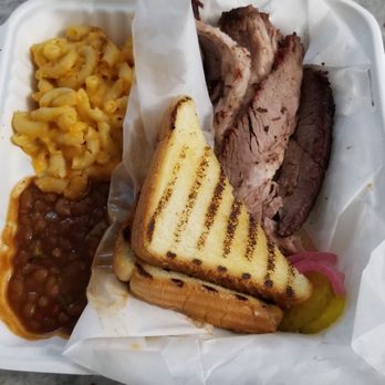 Smokin’ Pig - Brisket platter - Barbeque Near Me - Washington, DC, District of Columbia