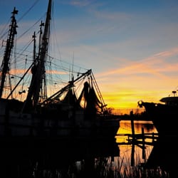 Winyah Guide Service - Shrimp boats downtown Georgetown, SC