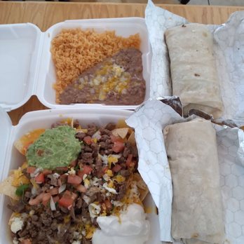 Sammy's Mexican Grill - Super Nachos, Carnita, Chili Colorado Burritos w beans and rice - Mexican Near Me - Catalina, Arizona Sammy's Mexican Grill - Super Nachos, Carnita, Chili Colorado Burritos w beans and rice - Mexican Near Me - Catalina, Arizona