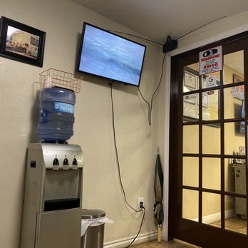 Superior Auto Glass - Waiting room - Auto Glass Services Near Me - Medley, Florida Superior Auto Glass - Waiting room - Auto Glass Services Near Me - Medley, Florida