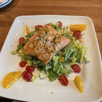 The White Chocolate Grill - Grilled Salmon Salad - American Near Me - Phoenix, Arizona