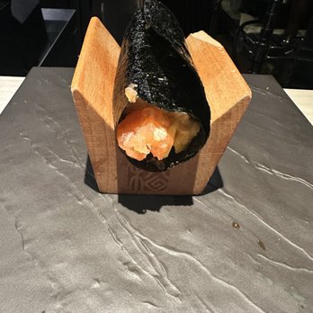 Matsunori Handroll Bar - Mango Salmon Handroll - Sushi Bars Near Me - Queens, New York Matsunori Handroll Bar - Mango Salmon Handroll - Sushi Bars Near Me - Queens, New York