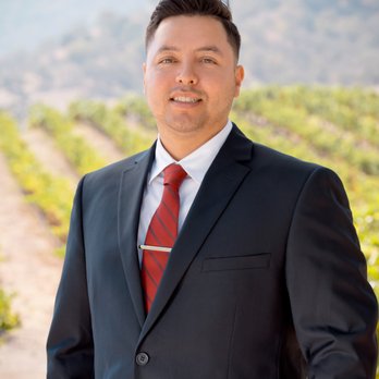 Rob Pelayo - Momentum Realty - Professional Headshot at the vineyard! - Real Estate Agents Near Me Rob Pelayo - Momentum Realty - Professional Headshot at the vineyard! - Real Estate Agents Near Me